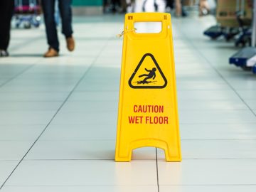 7 steps to spill response to prevent slip and fall injuries